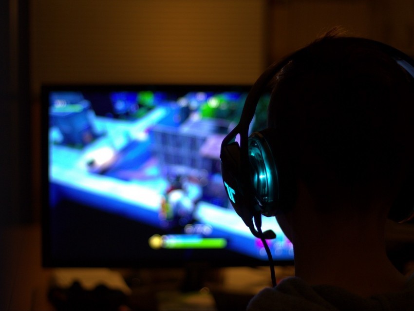 headphones headset gaming glowing dark gamer Clear PNG photos