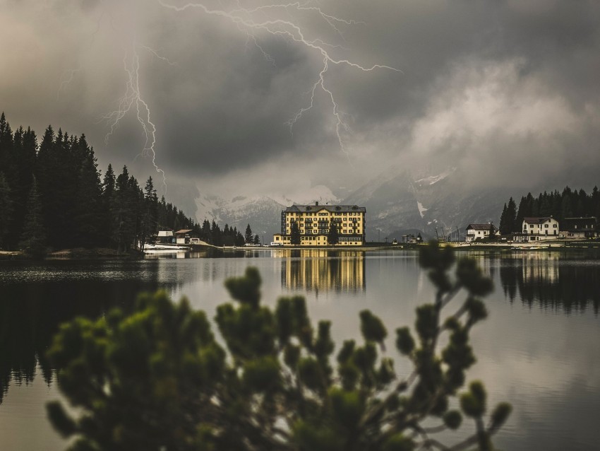 lake lightning thunderstorm mountains buildings Transparent PNG stock photos