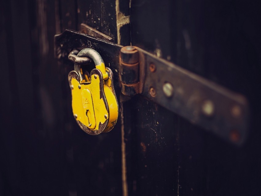 lock rust yellow closed PNG for overlays
