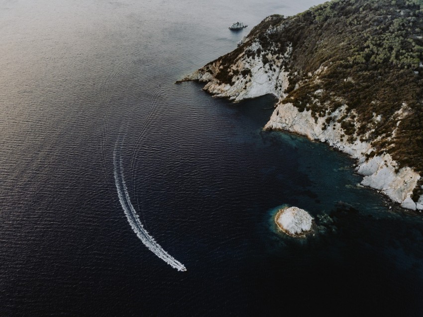 sea boat aerial view waves water shore PNG transparent photos for presentations 4k wallpaper